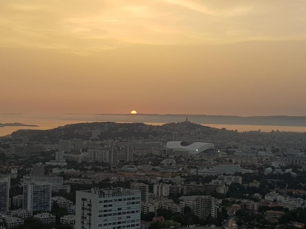 Superbe Appartement 2 Chambres Avec Vue Sur La Mer Et La Montagne Marseille Eksteriør billede